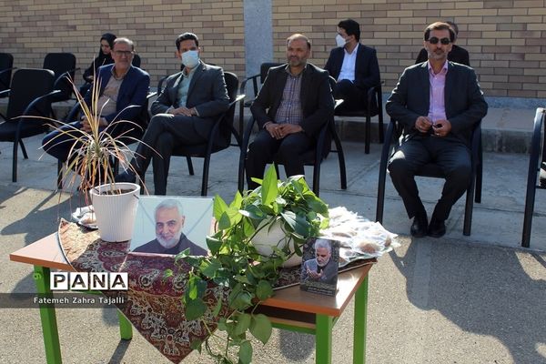 زنگ جشن عاطفه‌ها در مدارس سمنان نواخته شد