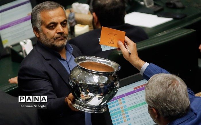 مجلس به زاهدی‌وفا برای تصدی وزارت کار اعتماد نکرد