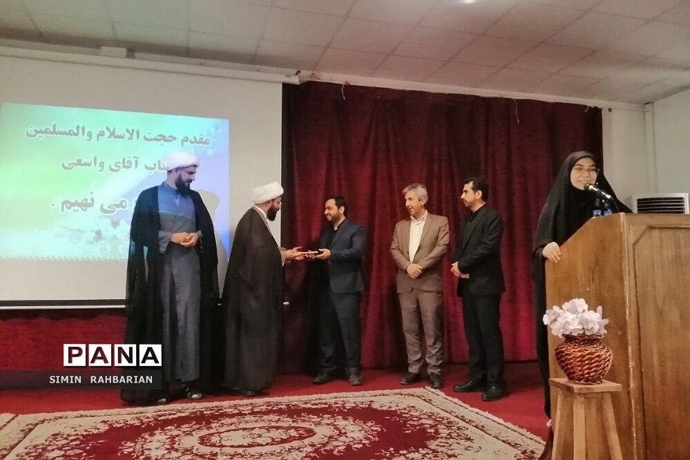 جلسه معاونان و مربیان پرورشی در سالن الغدیر شهرستان پردیس