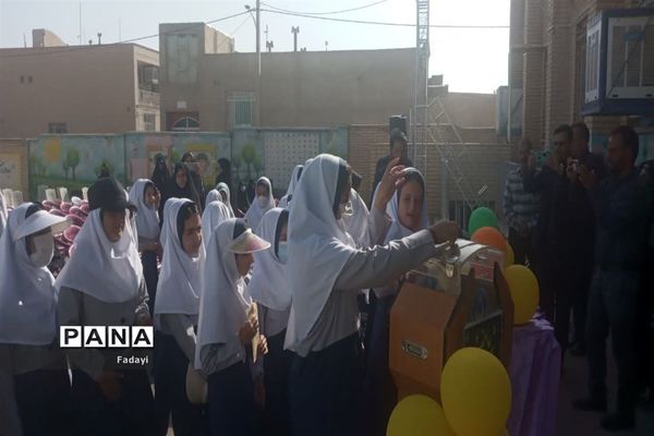 برگزاری جشن عاطفه‌ها در مدارس اردستان اصفهان