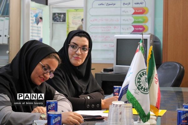 نشست داخلی کارکنان سازمان دانش‌آموزی استان بوشهر