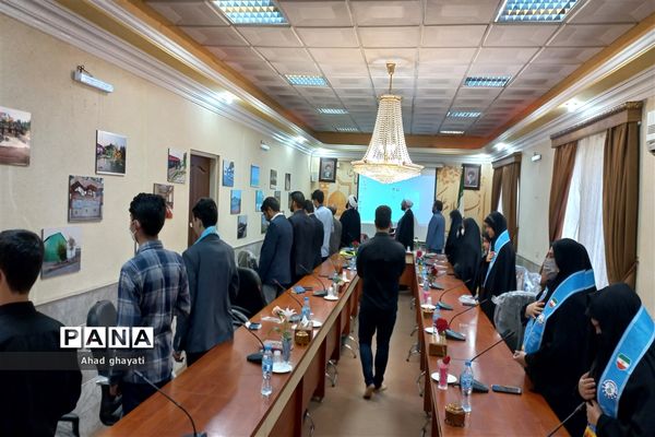 تقدیر از نمایندگان تشکل‌های دانش‌آموزی
