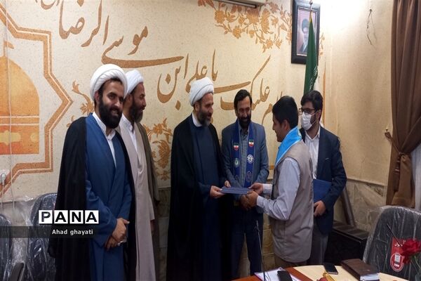 تقدیر از نمایندگان تشکل‌های دانش‌آموزی