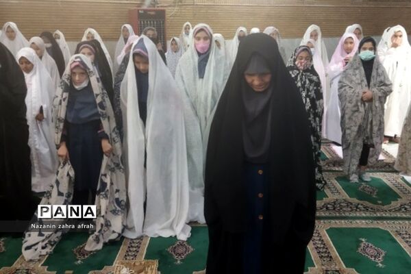 برگزاری نماز جماعت در مدارس رودهن