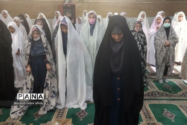 برگزاری نماز جماعت در مدارس رودهن