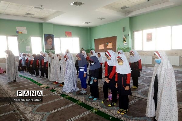 برگزاری نماز جماعت در مدارس رودهن