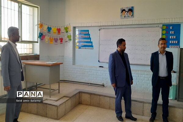 بازی های بومی و محلی در مدرسه زنده‌یاد امیری روستای قلعه‌بالا، کاشمر