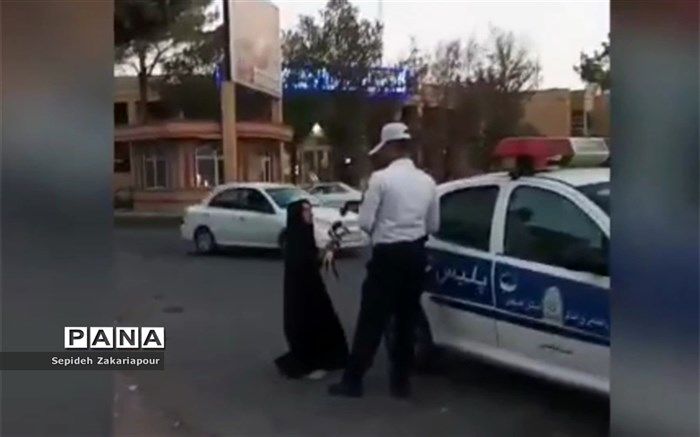 قدردانی از حافظان امنیت توسط دانش آموزان نایینی