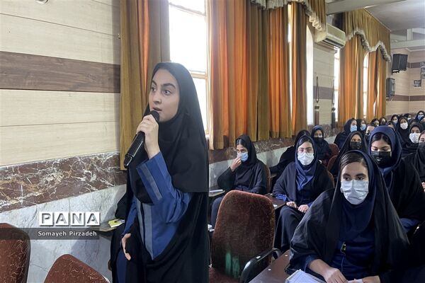 برپایی کرسی آزاد اندیشی در دبیرستان دخترانه شاهد رضوان ناحیه یک اهواز