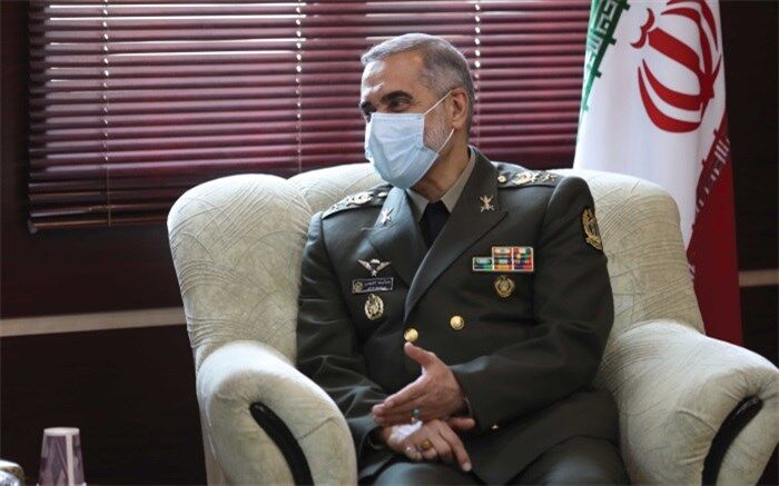 وزیر دفاع: شهید همدانی همانند شهید حاج قاسم سلیمانی در تاریخ ایران اسلامی جاودان خواهد ماند