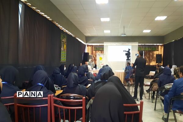 برگزاری جشنواره نوآوری در فرآیند آموزش و یادگیری