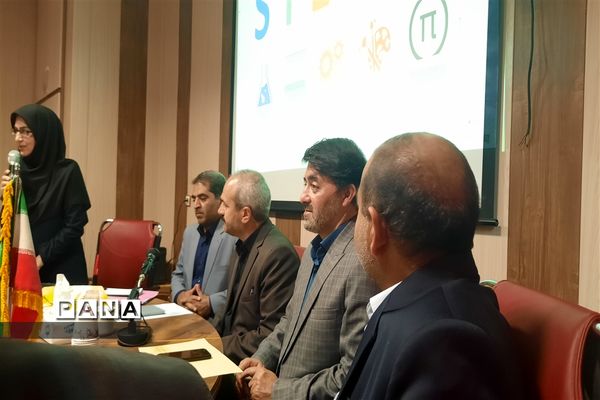 برگزاری جشنواره نوآوری در فرآیند آموزش و یادگیری