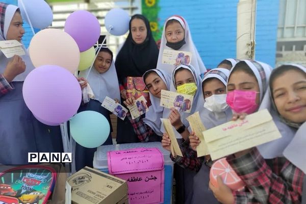 جشن عاطفه‌ها مدرسه قرآنی شهیدفتاحی برخوار