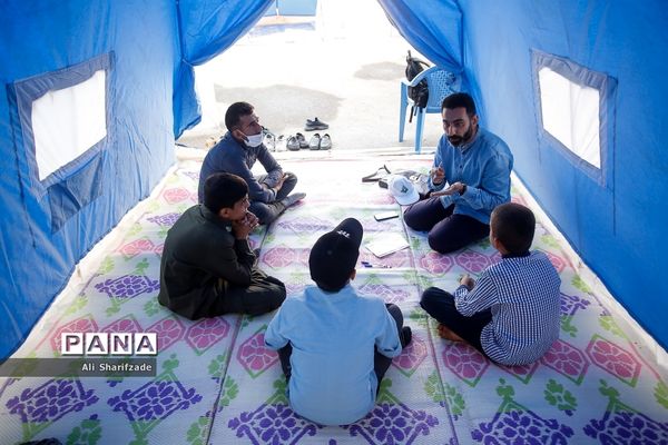 کارگاه‌های مهارت‌آموزی ویژه دانش‌آموزان در حاشیه نماز جمعه تهران