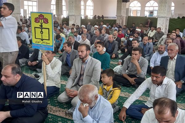 حضور مدافعان امنیت در نماز جمعه، کاشمر