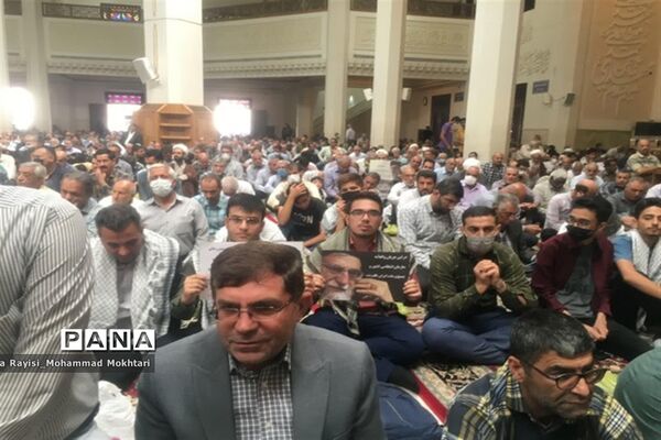 حضور پر شور دانش‌آموزان آموزش و پرورش ناحیه 2 شیراز در مراسم نماز جمعه