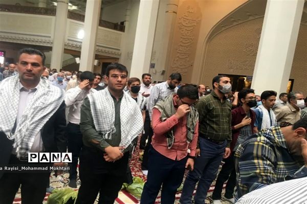 حضور پر شور دانش‌آموزان آموزش و پرورش ناحیه 2 شیراز در مراسم نماز جمعه