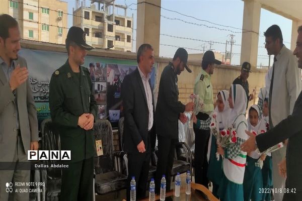 قدردانی از نیروهای انتظامی توسط تشکیلات سازمان دانش‌آموزی شهرستان شادگان