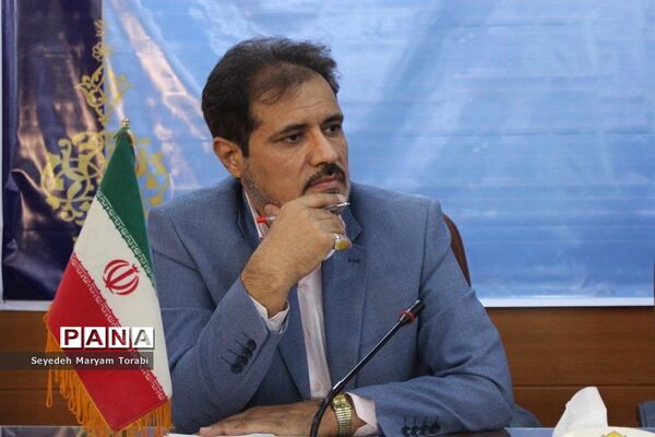 نشست تبیینی رئیس بسیج فرهنگیان فارس با اعضای قرارگاه شهید اسکندری سازمان دانش‌آموزی استان فارس