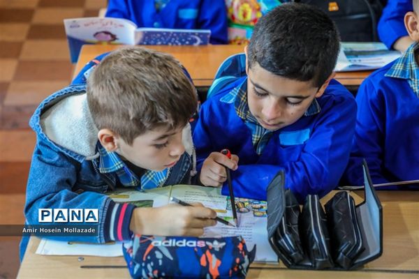 یک روز با دانش‌آموزان مدرسه شهید‌فهمیده