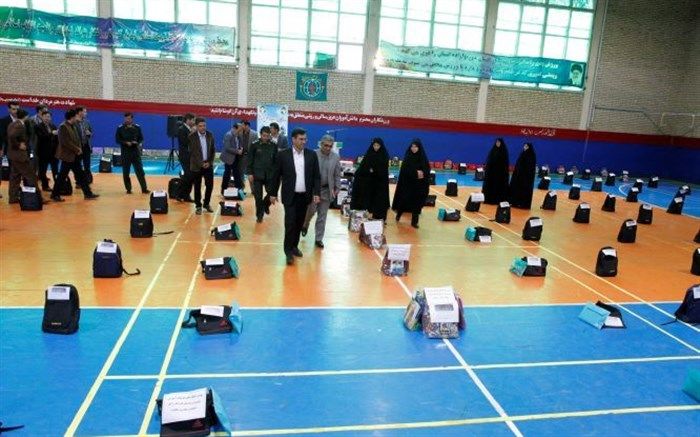 توزیع 120 بسته آموزشی در پویش کمک‌های مومنانه با عنوان «همکلاسی مهربان»