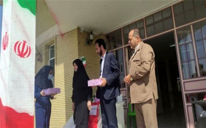 تجلیل از معلمان مدرسه شاهد آل یاسین خرمدره به‌مناسبت روز جهانی معلم