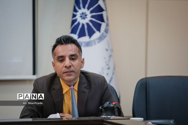 نشست خبری معاون اتاق ایران