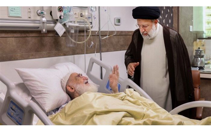 رئیس‌جمهوری از آیت‌الله العظمی نوری همدانی عیادت کرد