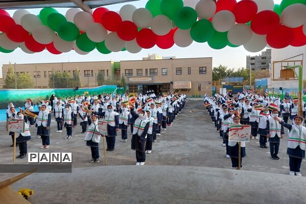 بازدید قائم مقام سازمان دانش‌آموزی جمهوری اسلامی ایران از مدرسه تمام تشکیلاتی حاج حسن اصلانی 2 اصفهان