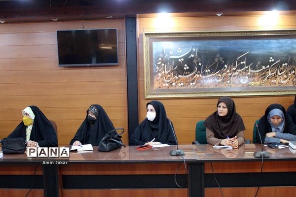 سلسله جلسات جهاد تبیین ویژه مربیان برتر سازمان دانش‌آموزی نواحی چهارگانه شیراز