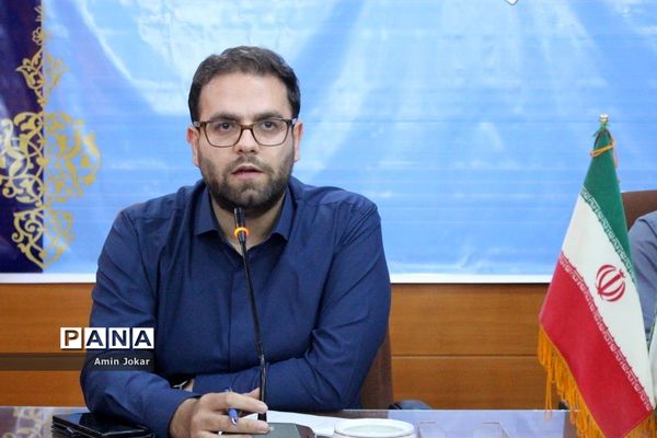 سلسله جلسات جهاد تبیین ویژه مربیان برتر سازمان دانش‌آموزی نواحی چهارگانه شیراز