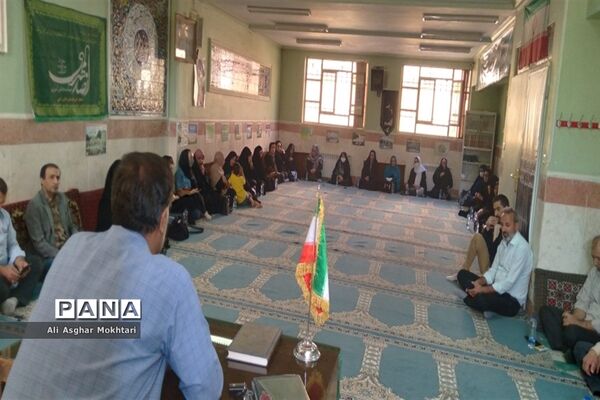 برگزاری انتخابات انجمن اولیا و مربیان‌ دبیرستان نمونه دولتی شمس تبریز‌ی شهرستان نظرآباد