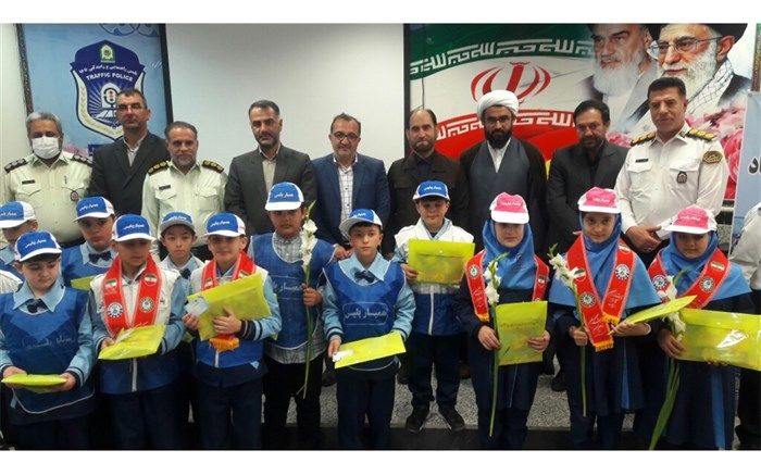 تجلیل از فرهنگیاران و همیاران پلیس در پلیس راهنمایی و رانندگی استان اردبیل