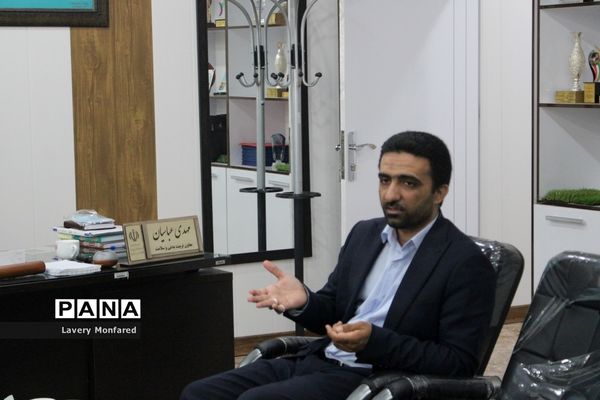 نشست معاون تربیت‌بدنی و سلامت آموزش و پرورش استان بوشهر با  رئیس هیات ورزش روستایی و بازی‌های بومی محلی استان