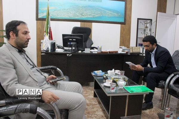 نشست معاون تربیت‌بدنی و سلامت آموزش و پرورش استان بوشهر با  رئیس هیات ورزش روستایی و بازی‌های بومی محلی استان