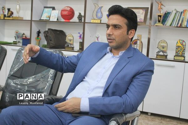 نشست معاون تربیت‌بدنی و سلامت آموزش و پرورش استان بوشهر با  رئیس هیات ورزش روستایی و بازی‌های بومی محلی استان