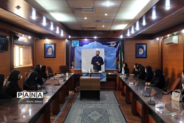 برگزاری نشست تبیینی سواد رسانه‌ای ویژه دانش‌آموز‌خبرنگاران خبرگزاری پانا فارس