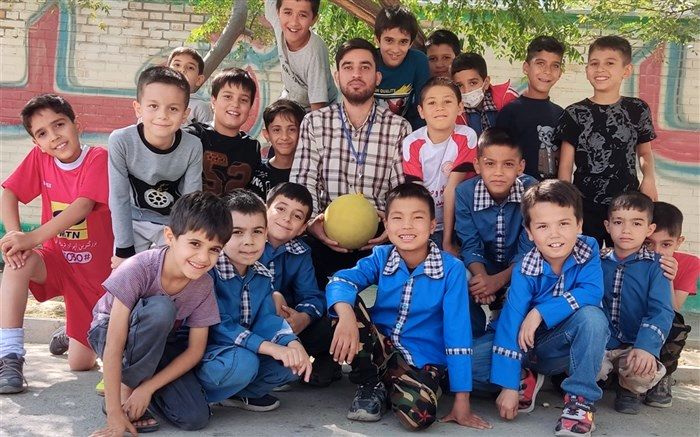 ایجاد ارتباط مناسب مربیان پرورشی با دانش‌آموزان‌ کلید پیشرفت در تربیت است