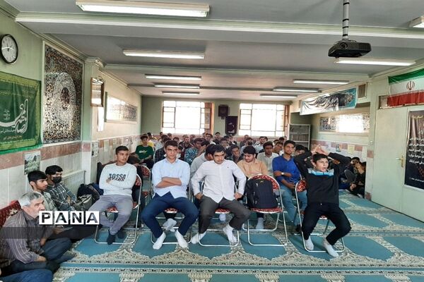 محفل شعر دانش‌آموزان دبیرستان نمونه دولتی شمس تبریزی