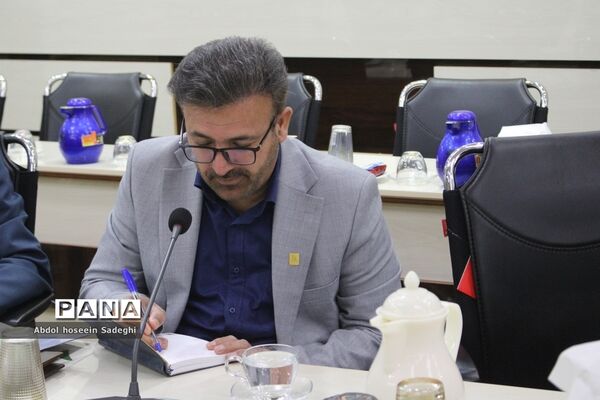 جلسه شورای معاونان اداره‌کل آموزش و پرورش استان بوشهر