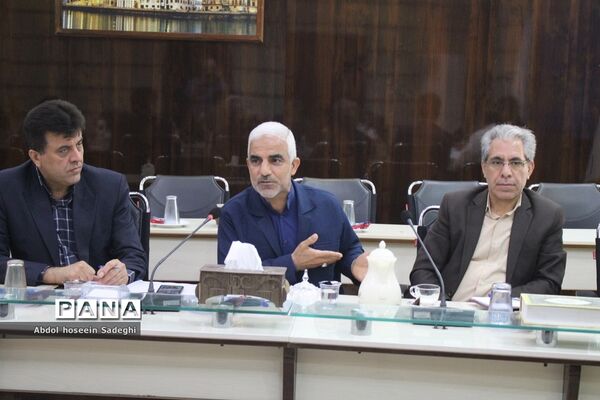 جلسه شورای معاونان اداره‌کل آموزش و پرورش استان بوشهر