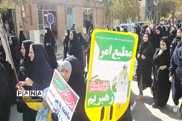 خروش دانش‌آموزان شهر کلات در پاسخ به اغتشاشات اخیر در کشور