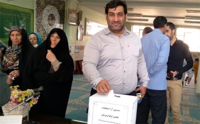 هدف از تشکیل انجمن اولیا و مربیان، تقویت همکاری و مشارکت اولیای دانش‌آموزان در مدارس است