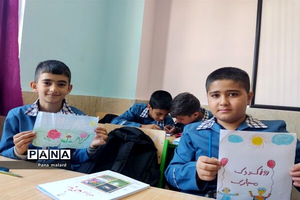 برپایی نمایشگاه نقاشی در دبستان ولی محمدی صفادشت