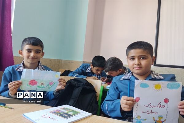 برپایی نمایشگاه نقاشی در دبستان ولی محمدی صفادشت