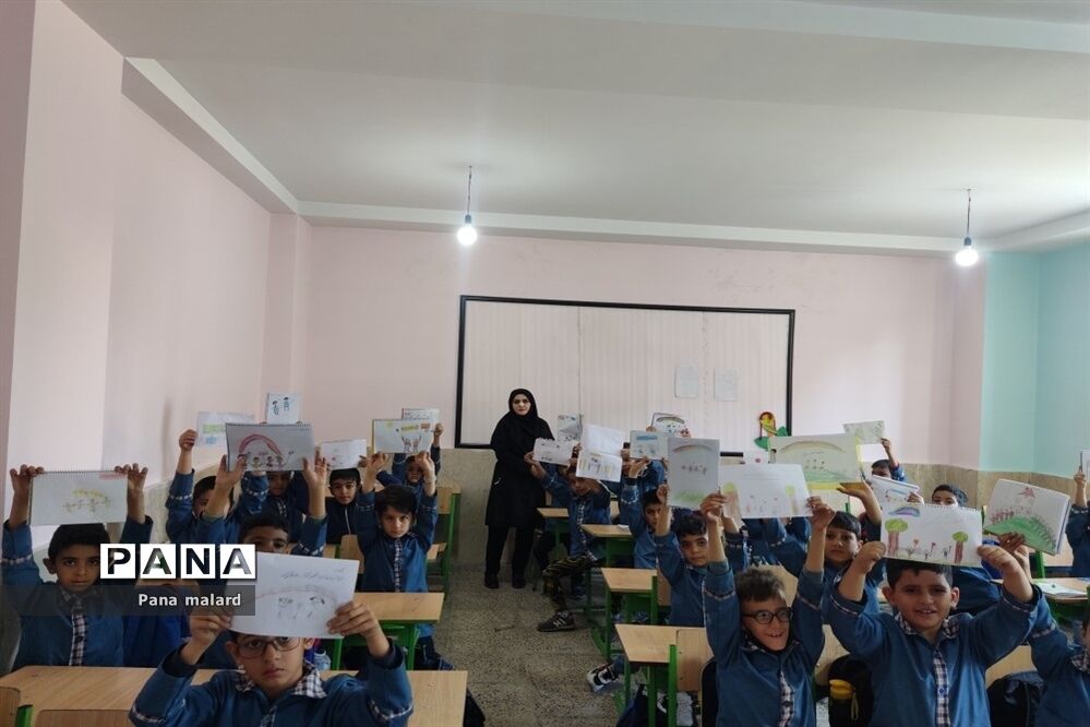 برپایی نمایشگاه نقاشی در دبستان ولی محمدی صفادشت