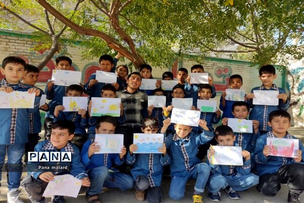 برپایی نمایشگاه نقاشی در دبستان ولی محمدی صفادشت