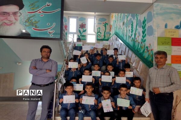 برپایی نمایشگاه نقاشی در دبستان ولی محمدی صفادشت