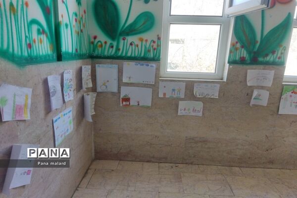 برپایی نمایشگاه نقاشی در دبستان ولی محمدی صفادشت