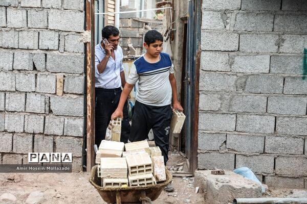 مناطق زلزله زده خوی؛ آغاز عملیات آواربرداری